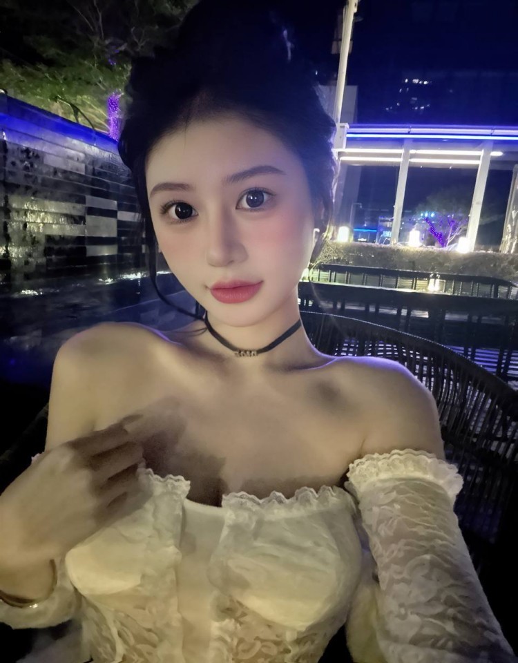 穿到只有男人世界(NP),在线视频网站